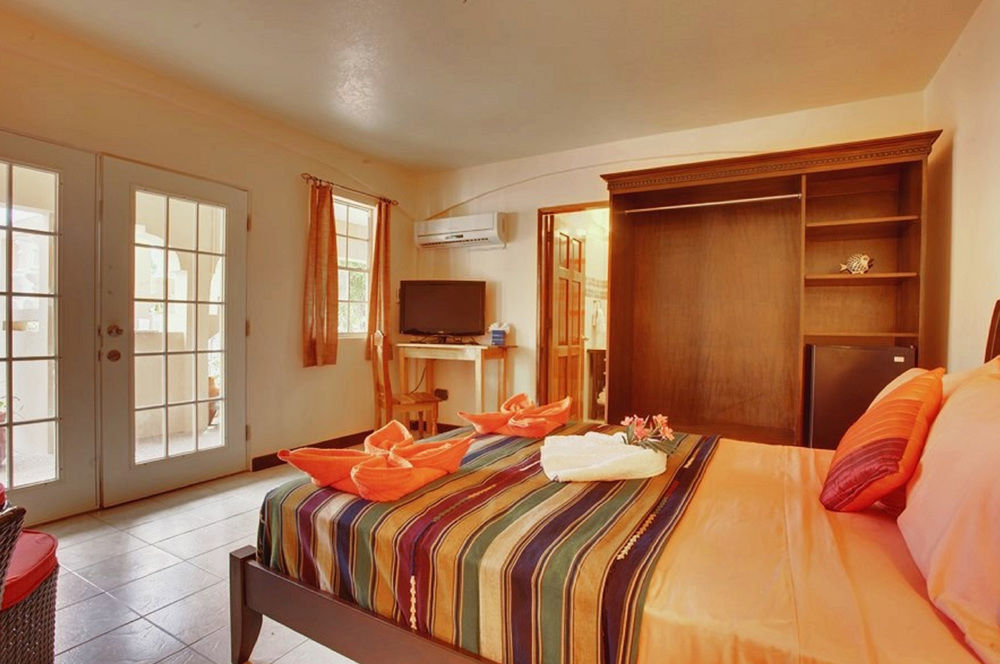Caribbean Shores Bed & Breakfast Dangriga Eksteriør bilde
