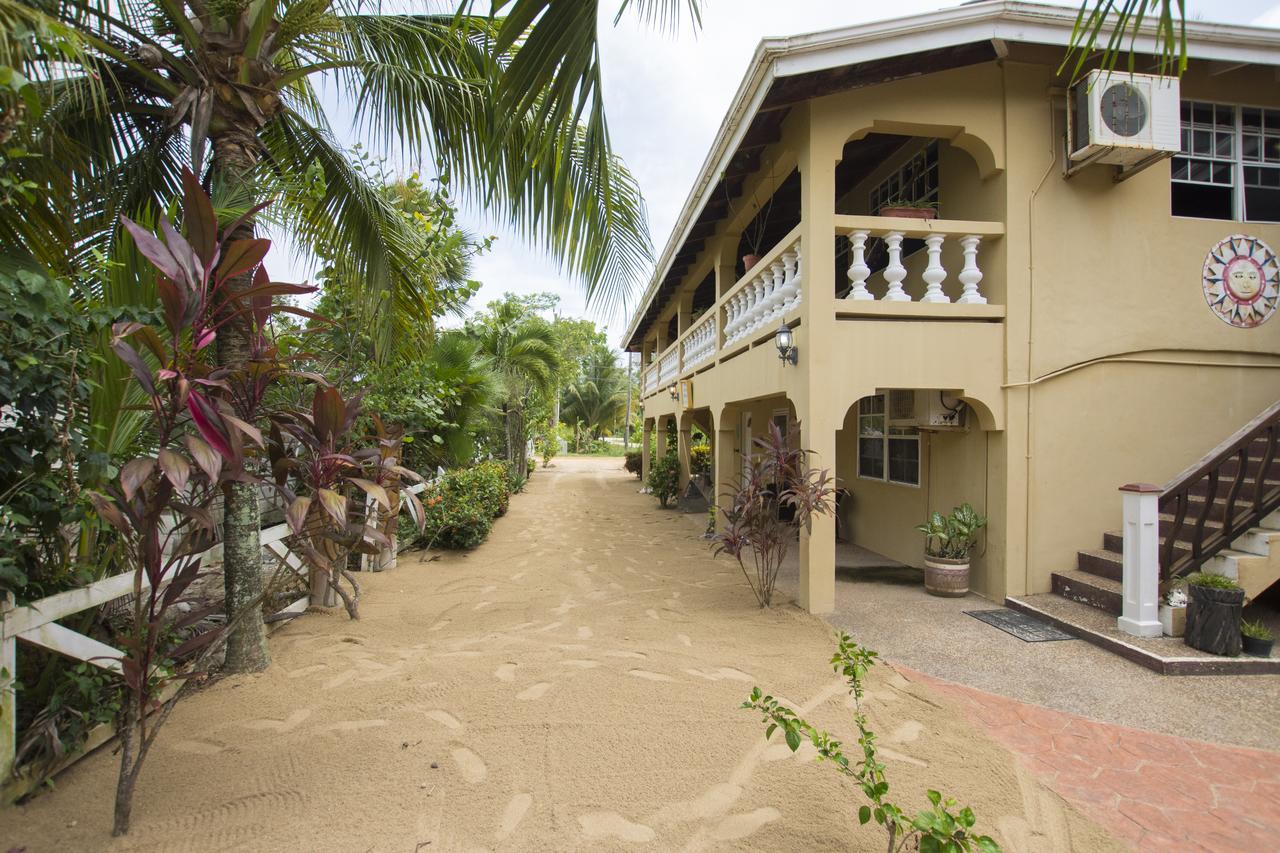 Caribbean Shores Bed & Breakfast Dangriga Eksteriør bilde
