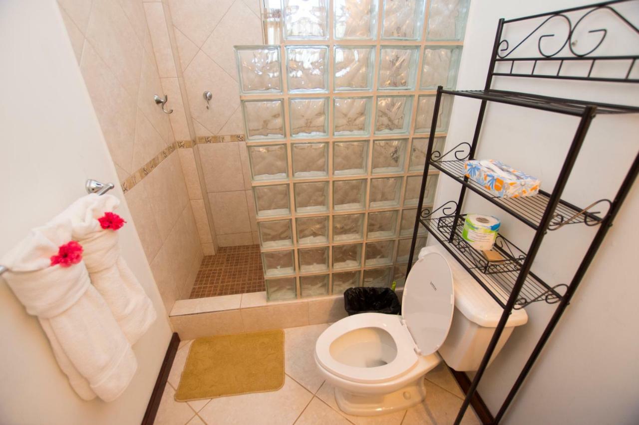 Caribbean Shores Bed & Breakfast Dangriga Eksteriør bilde