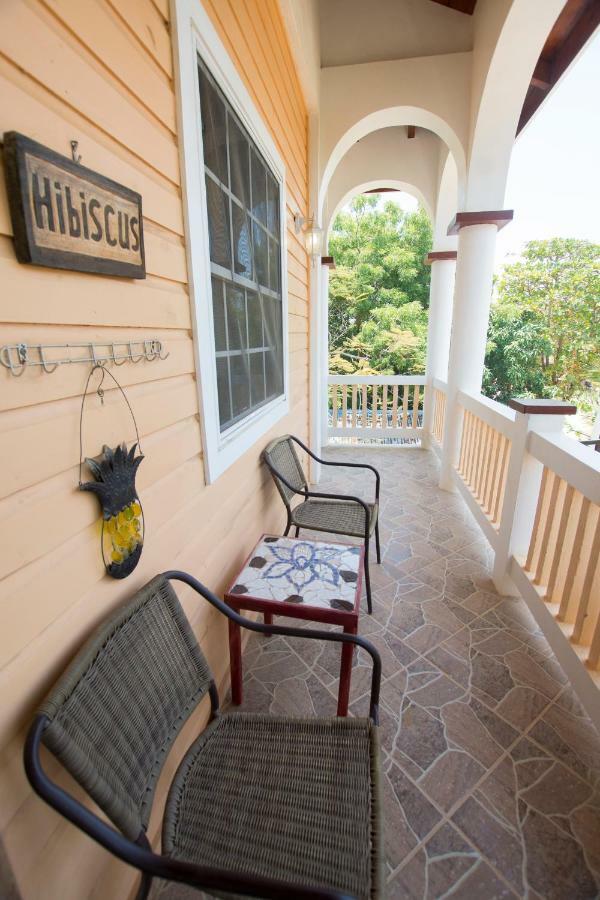 Caribbean Shores Bed & Breakfast Dangriga Eksteriør bilde